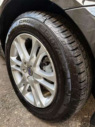 VOLVO-XC60-2015