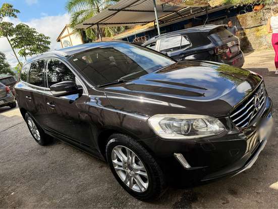 VOLVO-XC60-2015