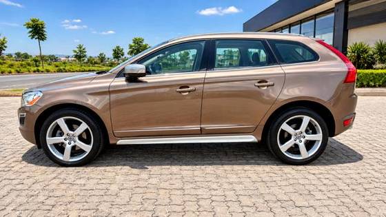 VOLVO XC60 2.0 T5 R DESIGN TURBO GASOLINA 4P AUTOMÁTICO