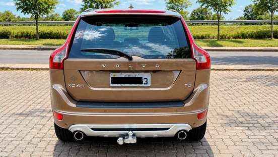 VOLVO-XC60-2012