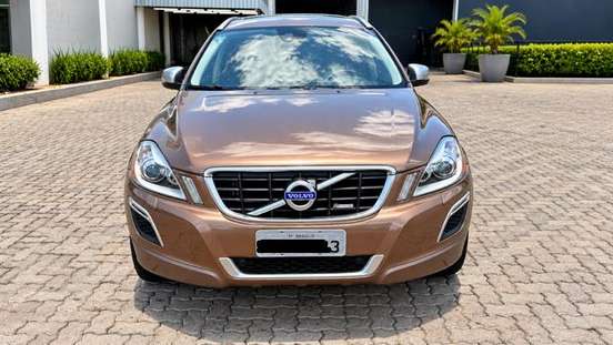 VOLVO-XC60-2012