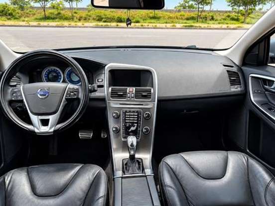 VOLVO-XC60-2.0 T5 R DESIGN TURBO GASOLINA 4P AUTOMÁTICO VOLVO-XC60-2012