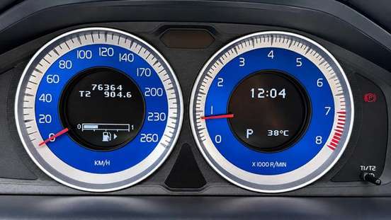 VOLVO-XC60-2012