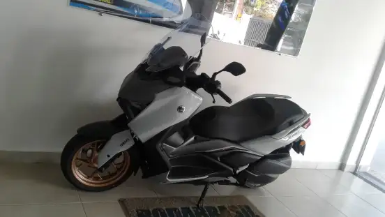YAMAHA-XMAX 300 CONNECTED ABS-2026