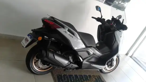 YAMAHA-XMAX 300 CONNECTED ABS-2026