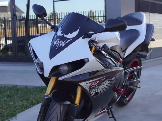 YAMAHA-YZF R1-2013