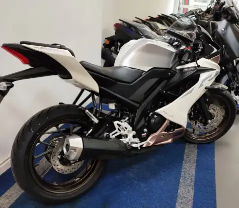 YAMAHA-YZF R15-2026