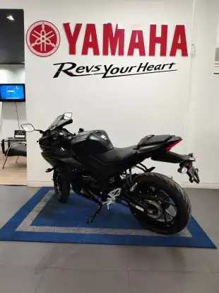 YAMAHA-YZF R15-2026