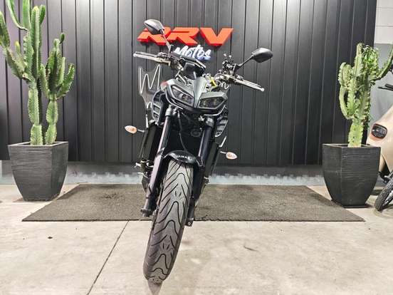 YAMAHA-MT-09 YAMAHA-MT-09-2021