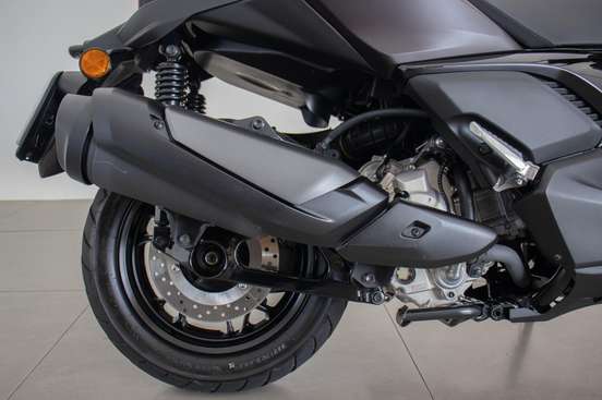 YAMAHA-XMAX 300 CONNECTED ABS-2025