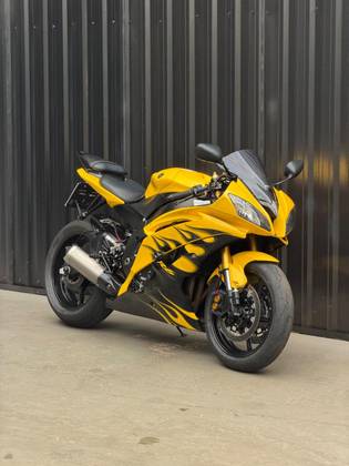 YAMAHA YZF-R6 