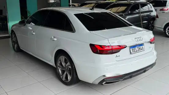 AUDI-A4-2020