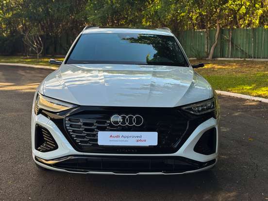AUDI-E-TRON-2022