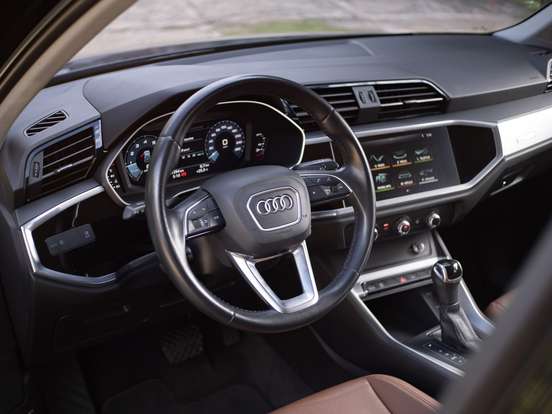 AUDI-Q3-2020