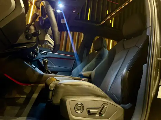 AUDI-Q3-2024