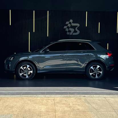 AUDI-Q3-2022