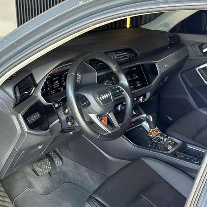 AUDI-Q3-2022