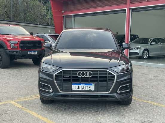 AUDI-Q5-2021