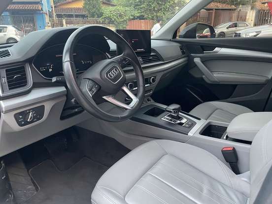 AUDI-Q5-2021