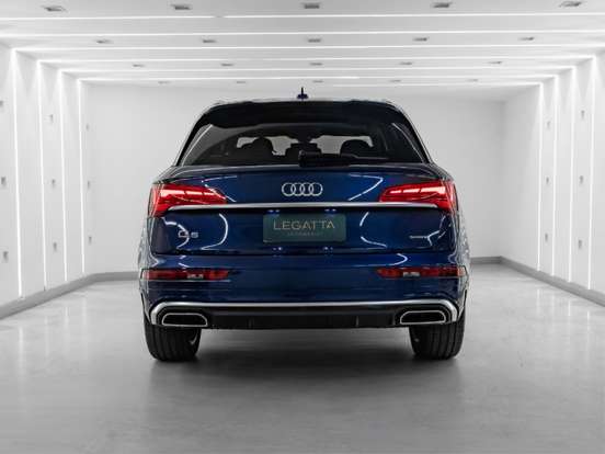 AUDI-Q5-2024