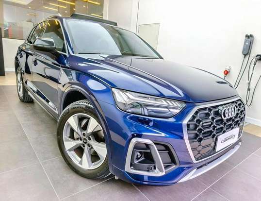 AUDI-Q5-2022