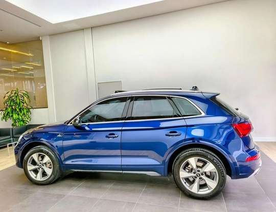 AUDI-Q5-2022