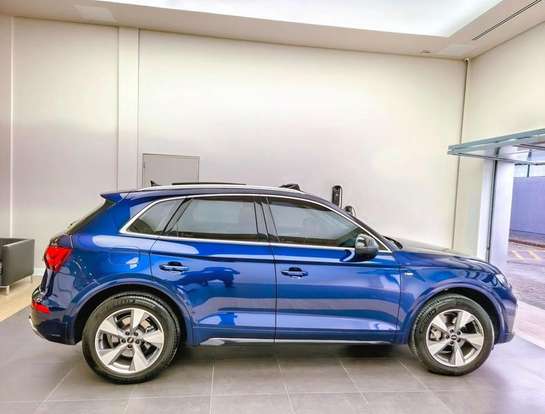 AUDI-Q5-2022