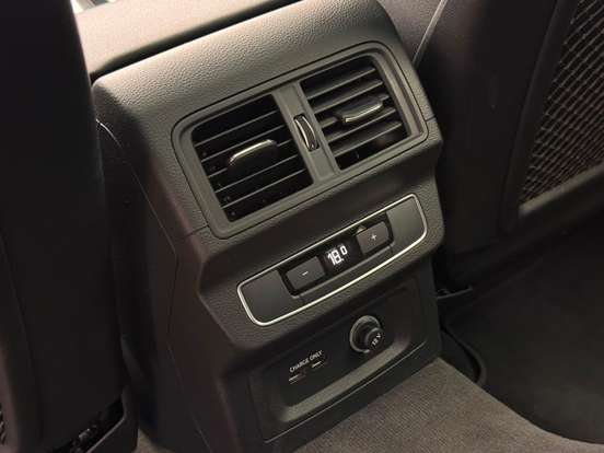 AUDI-Q5-2021