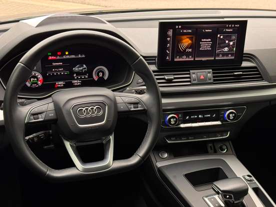AUDI-Q5-2021