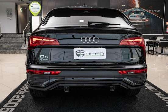 AUDI-Q5-2021