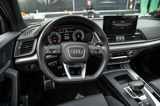 AUDI-Q5-2021