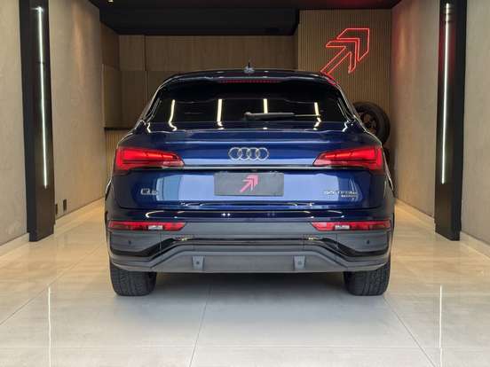 AUDI-Q5-2023