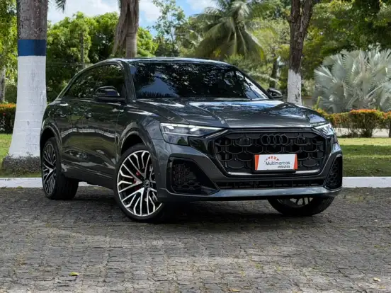 AUDI-Q8-2024