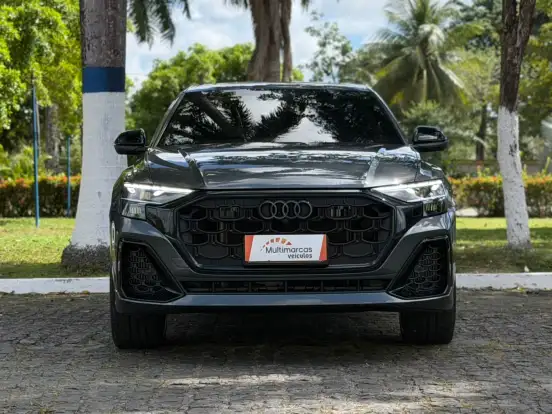AUDI-Q8-2024