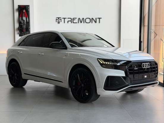 AUDI-Q8-2019