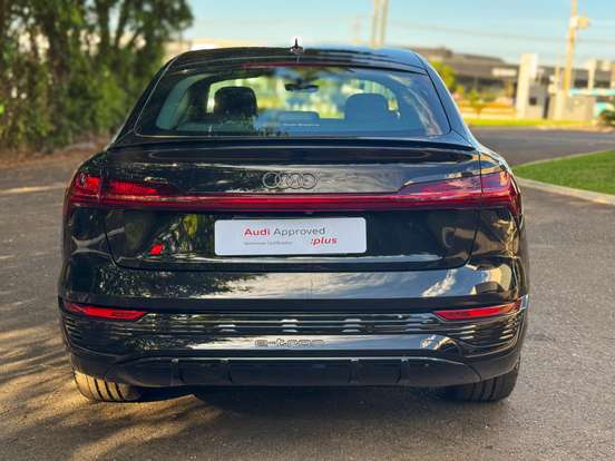 AUDI-Q8 E-TRON-2023