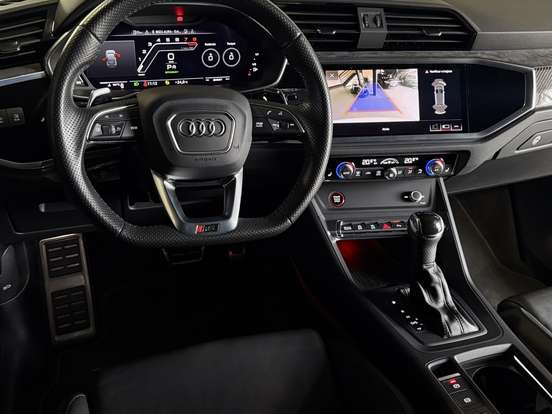 AUDI-RS Q3-2021