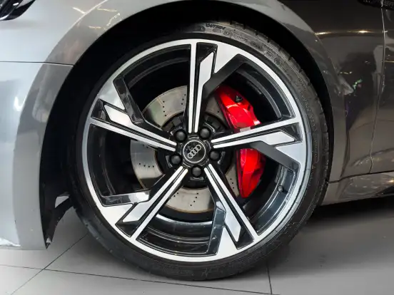 AUDI-RS5-2022