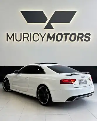 AUDI-RS5-2010