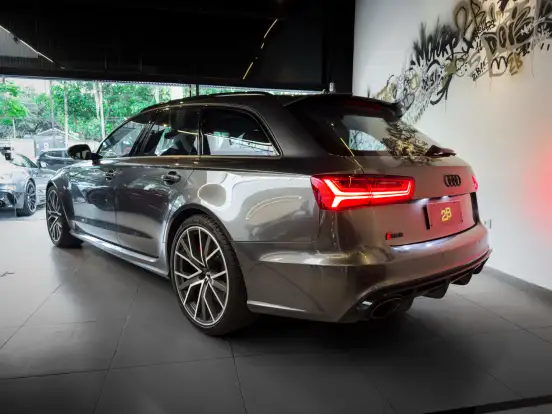 AUDI-RS6-2017