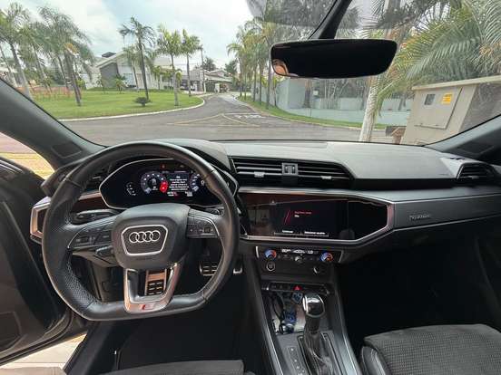 AUDI-Q3-2022