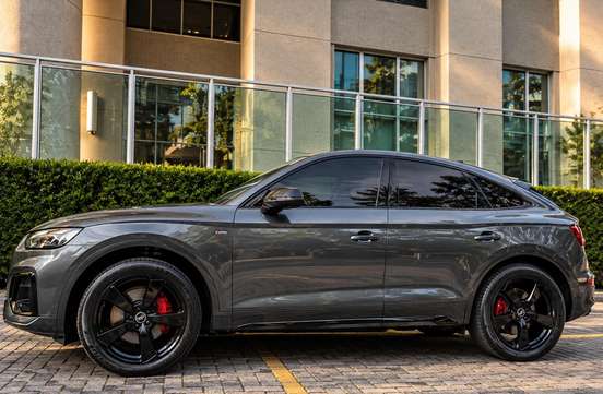 AUDI-Q5-2021