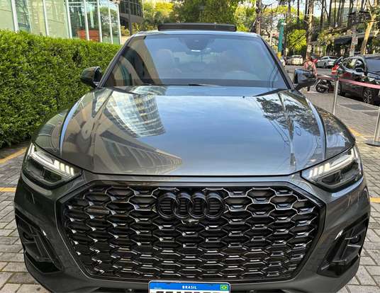 AUDI-Q5-2021