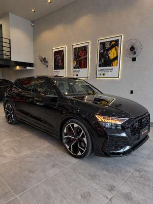 AUDI-RS Q8-2023