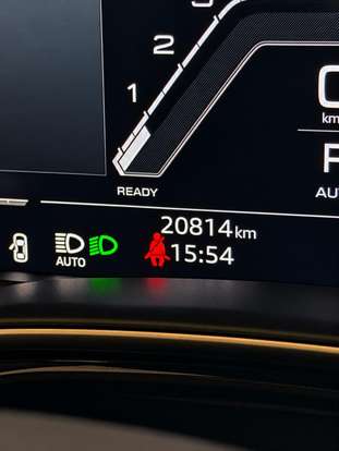 AUDI-RS Q8-2023
