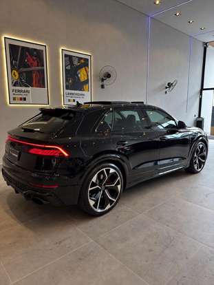 AUDI-RS Q8-2023