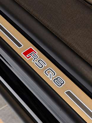 AUDI-RS Q8-2023