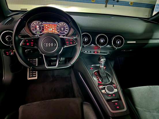AUDI-TT-2015