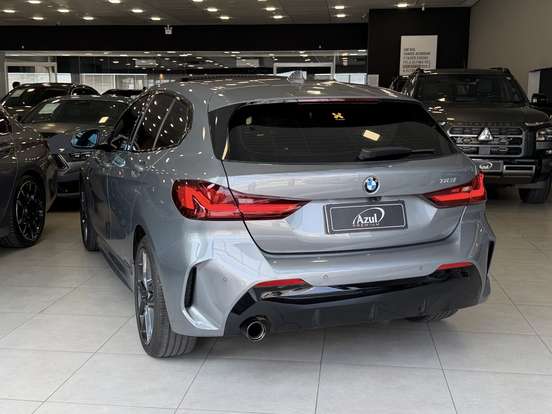 BMW-118i-2023
