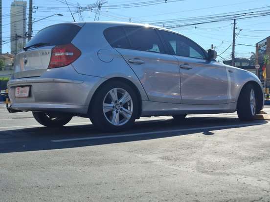 BMW-118i-2010